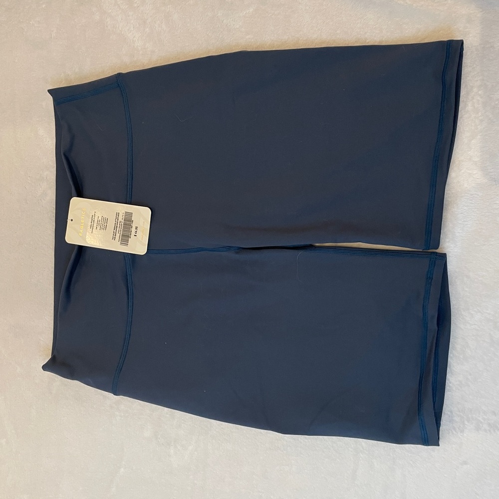 SOLD* NWT Fabletics High-waisted Powerhold Short 9" Size XL